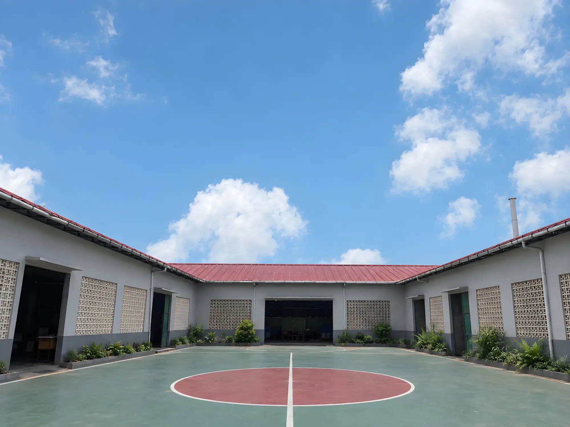 The courtyard at the Teeraz factory, between the production sheds